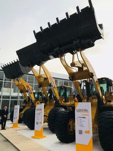 科技創新 智能引領 雷沃工程機械攜十款熱銷機型亮相寶馬展